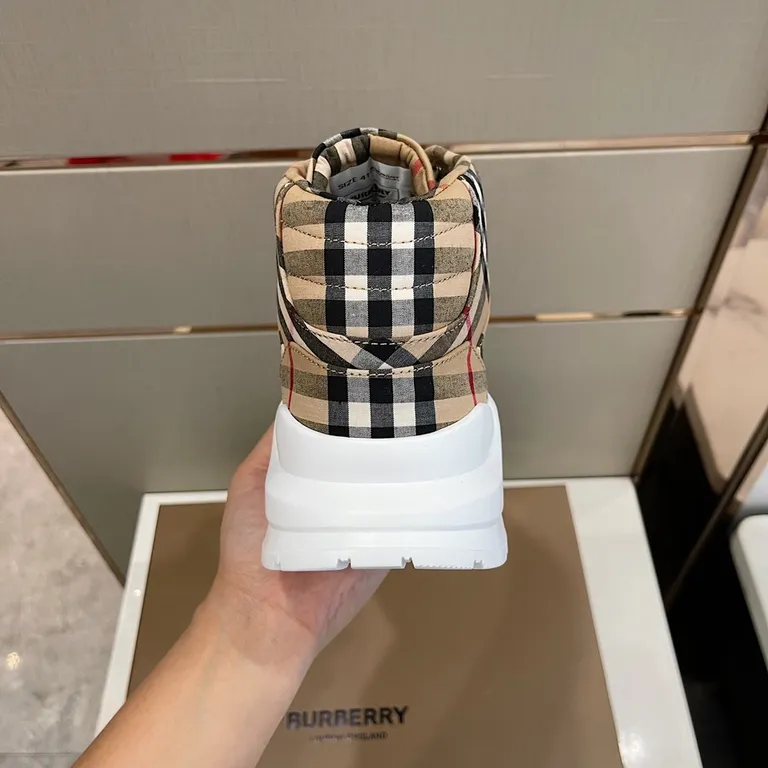 Burberry Shoe 